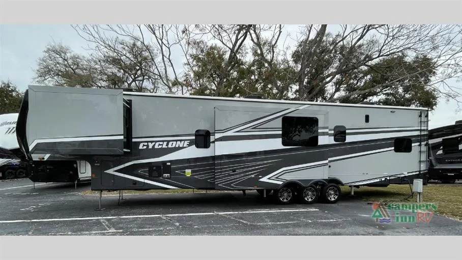 2026 Heartland Cyclone 3914 - Photo 4