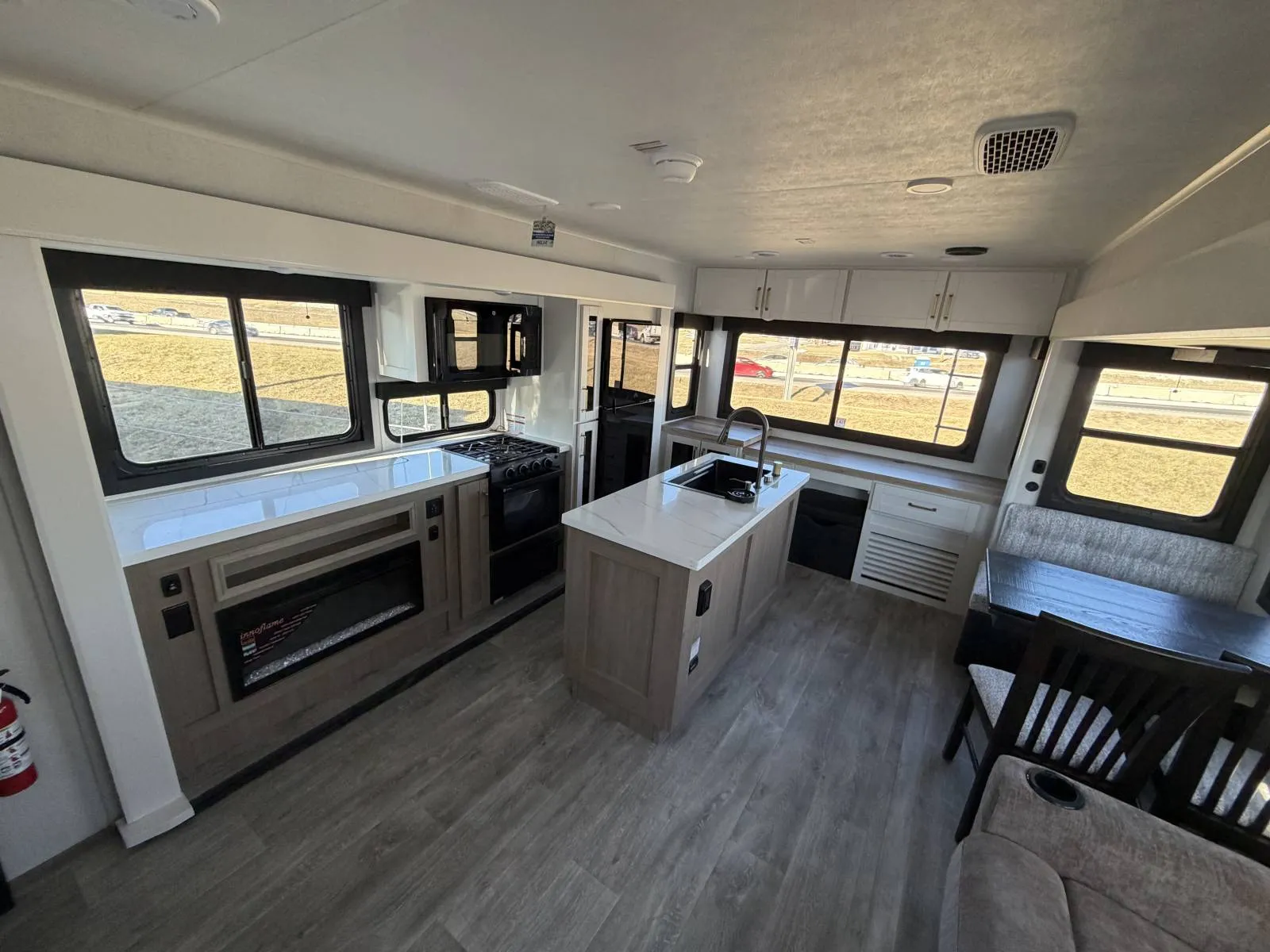 2026 Jayco Eagle HT 320MKTS - Photo 4