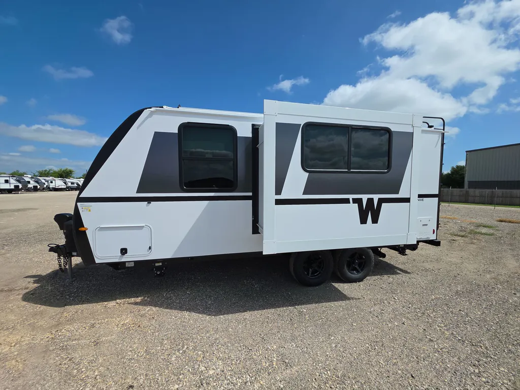 2027 Winnebago Micro Minnie 2108DS, Photos photo 2