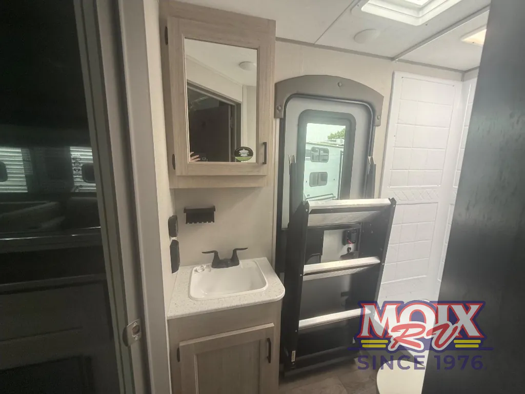 2026 Coachmen Catalina Legacy Edition 273DBHCK, Photos photo 23