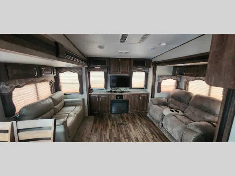 2017 Keystone RV Cougar Half-Ton Series 283RETWE - Photo 2