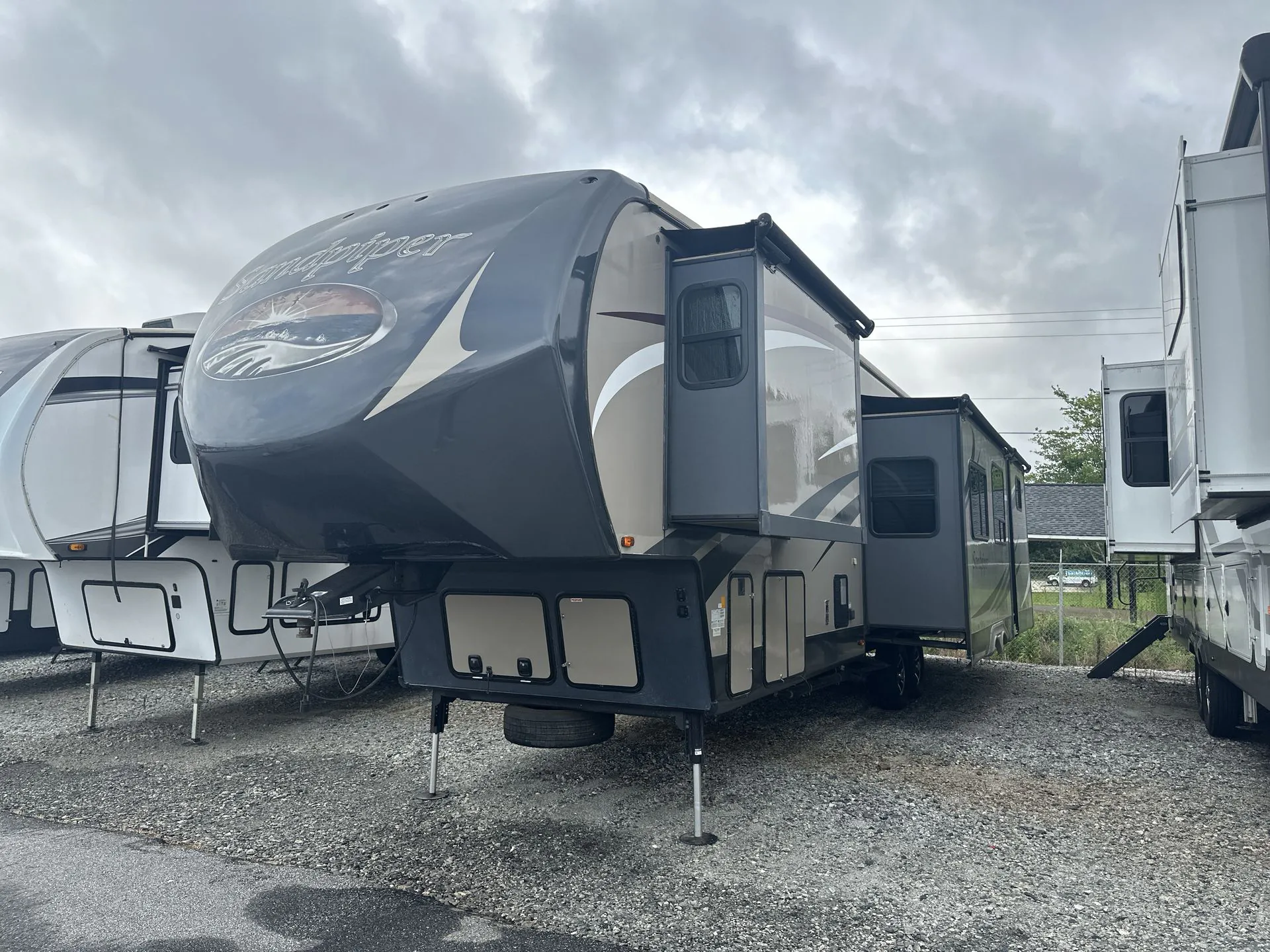 2015 Forest River Sandpiper 365SAQ - Photo 4