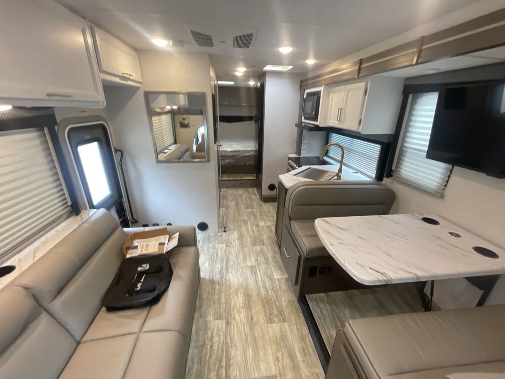 2024 Thor Motor Coach Freedom Elite 28HE, Photos photo 2