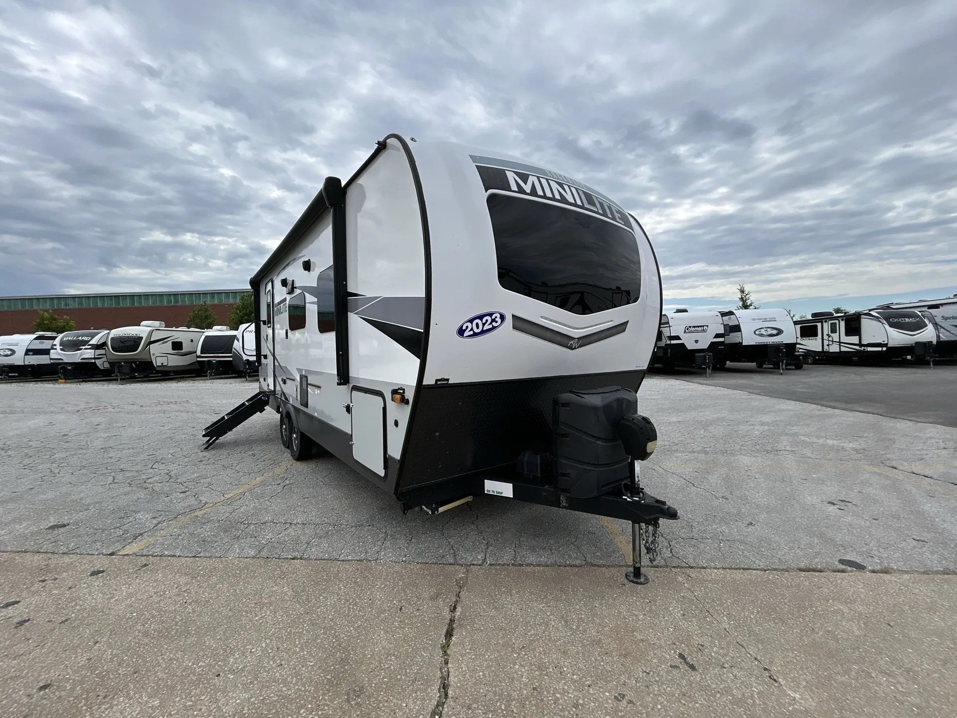 2023 Forest River Rockwood Mini Lite 2511S - Photo 2