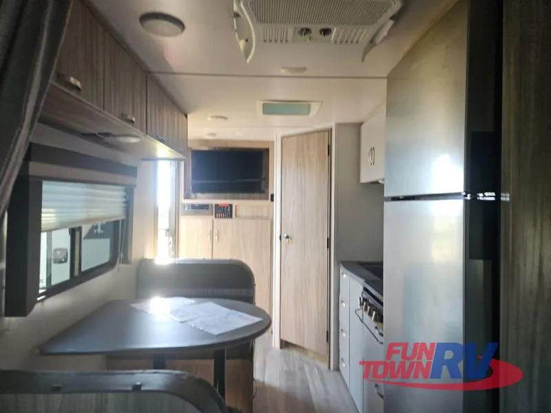 2022 Winnebago Micro Minnie 1708FB - Photo 3
