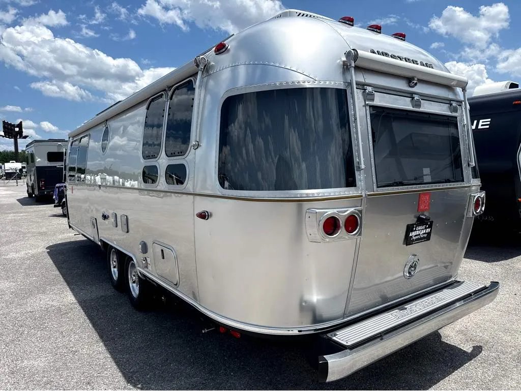 2026 Airstream Frank Lloyd Wright 28RBT - Photo 3