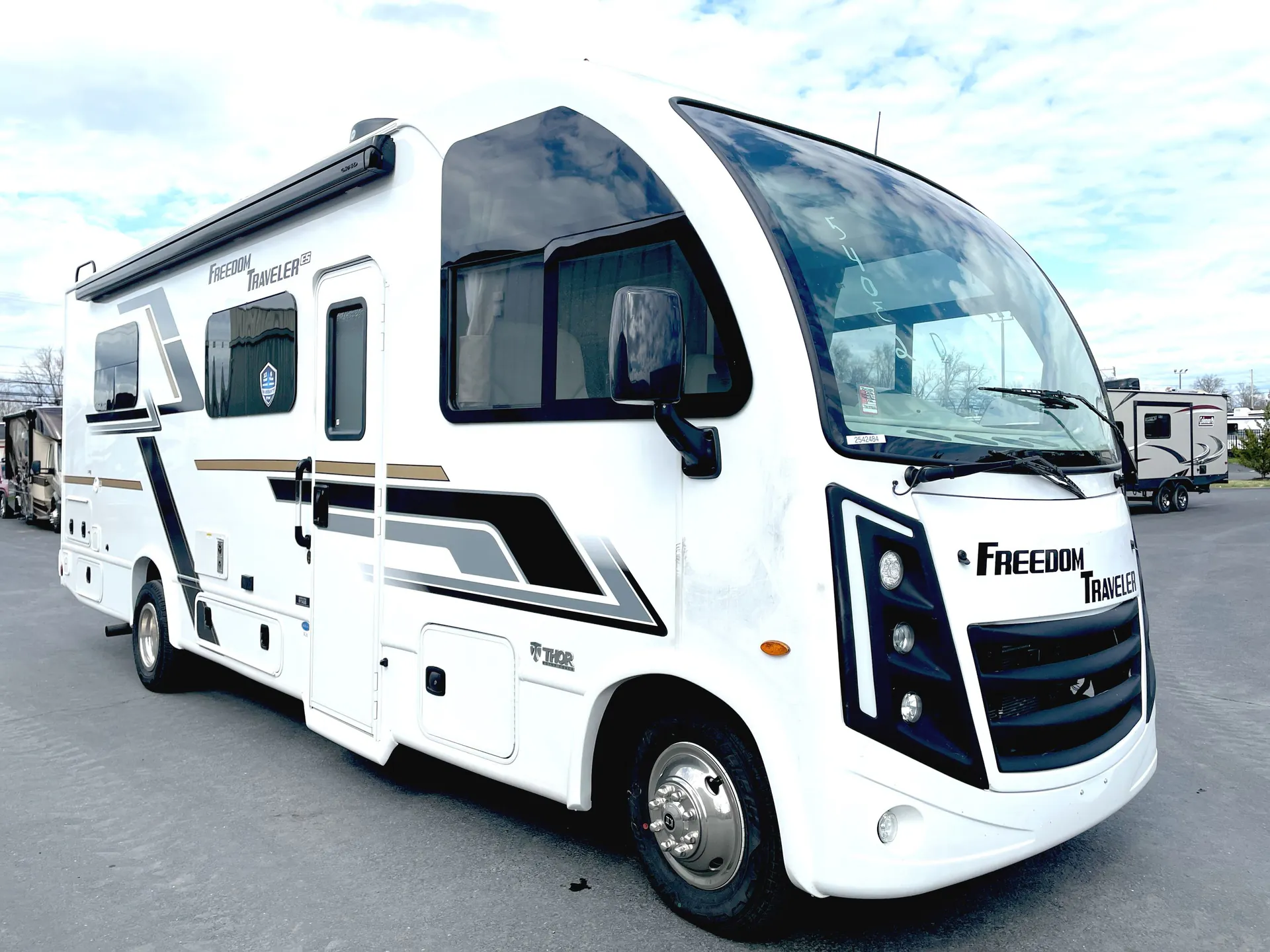 2027 Thor Motor Coach Freedom Traveler A26 - Photo 2