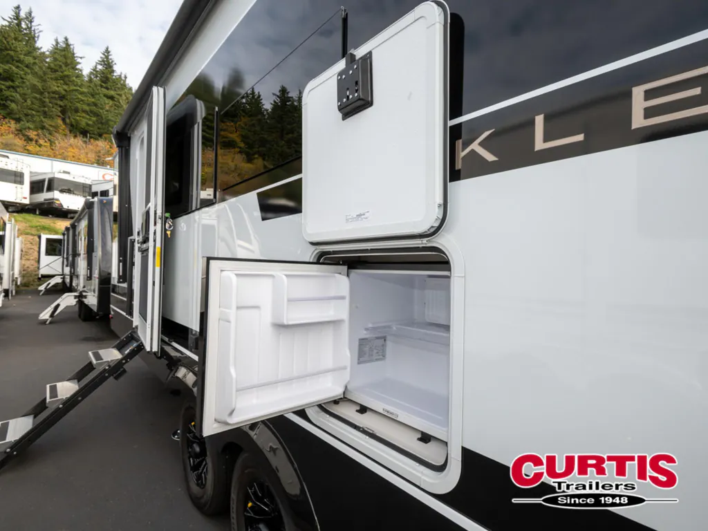2027 Brinkley Model I 290, Photos photo 3