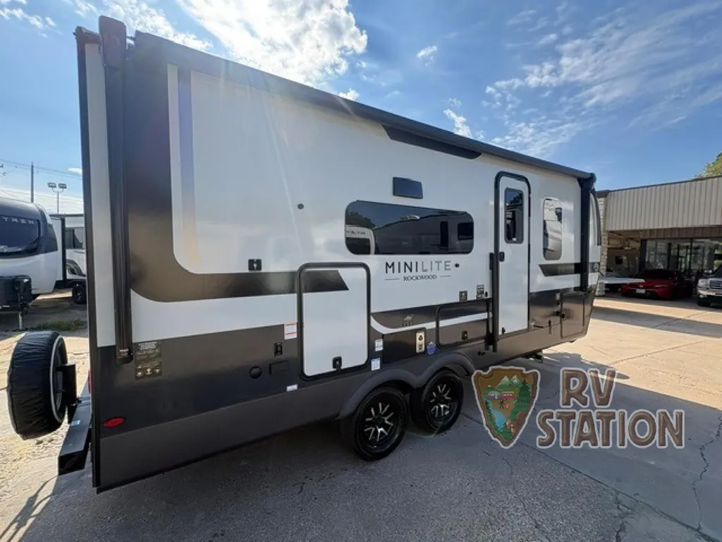 2027 Forest River Rockwood Mini Lite 2213S, Photos photo 4