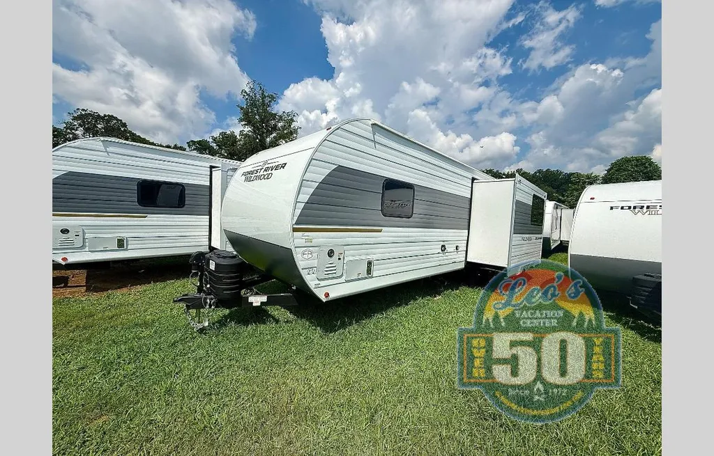2026 Forest River Wildwood X-Lite 300ICE, Photos photo 3