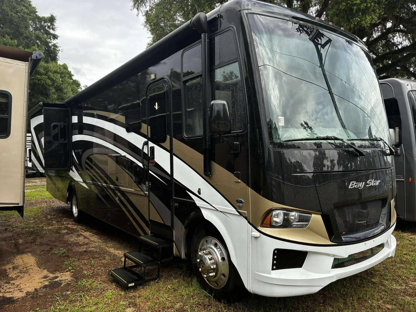 2021 Newmar Bay Star 3609 - Photo 3