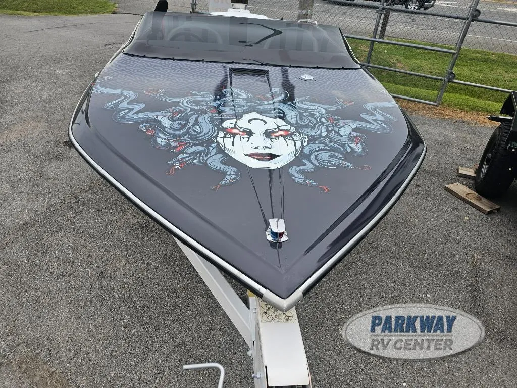 2026 Glastron Carlson Retro Used    Runabout - Photo 2