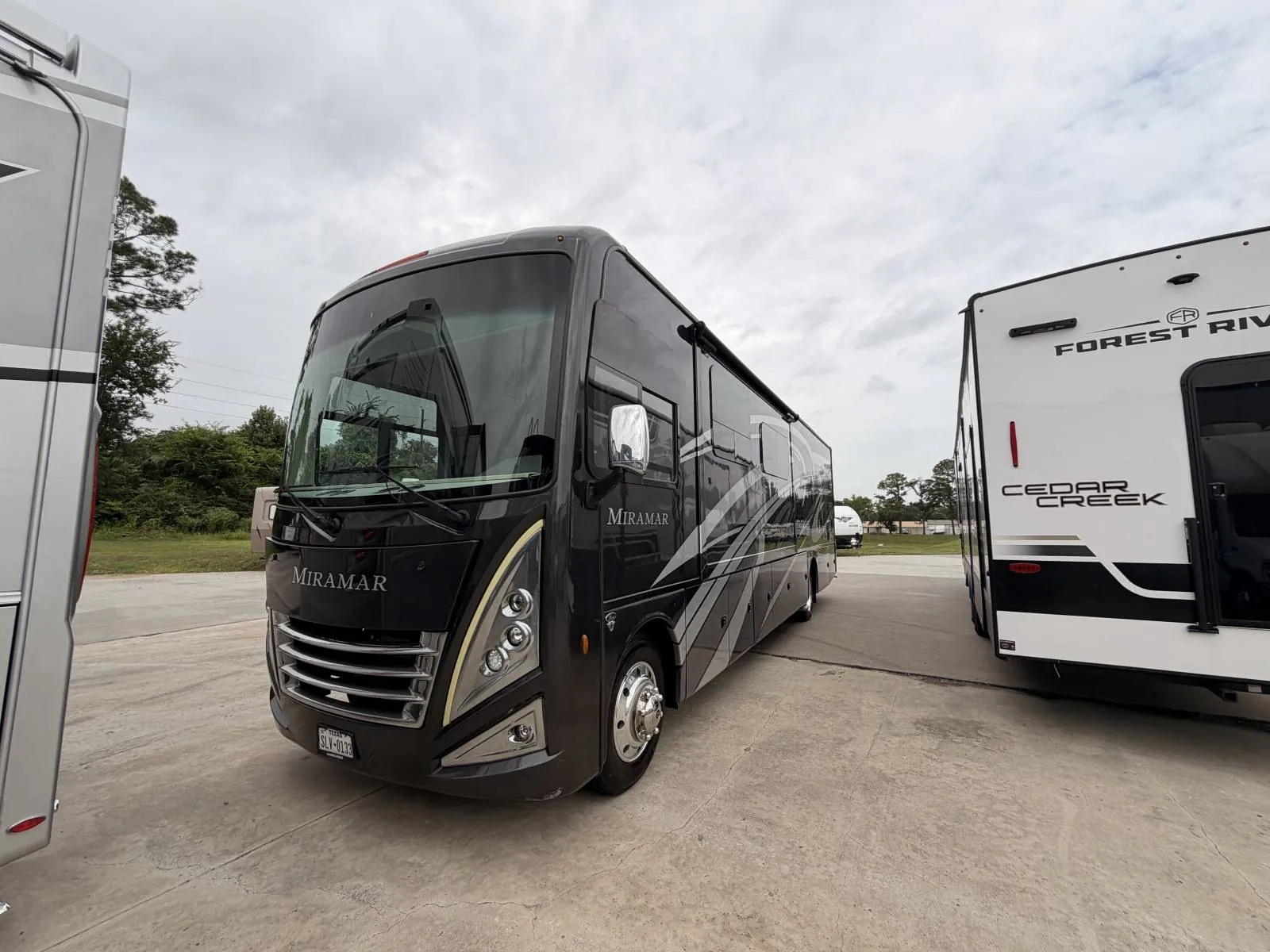 2019 Thor Motor Coach Chateau Sprinter 24BL - Photo 2