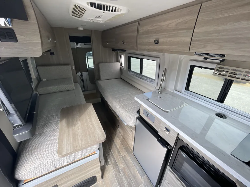 2022 Winnebago Travato 59KL, Photos photo 2