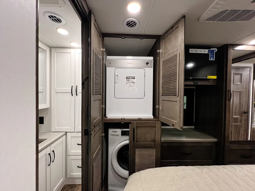 2026 Entegra Coach Accolade 37K, Photos photo 22