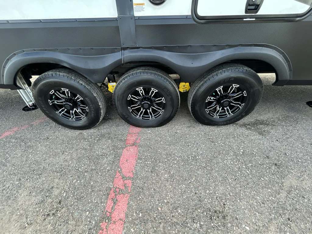2019 Grand Design Momentum 381M, Photos photo 26