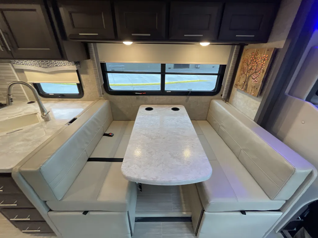 2022 Thor Motor Coach Magnitude RS36, Photos photo 10