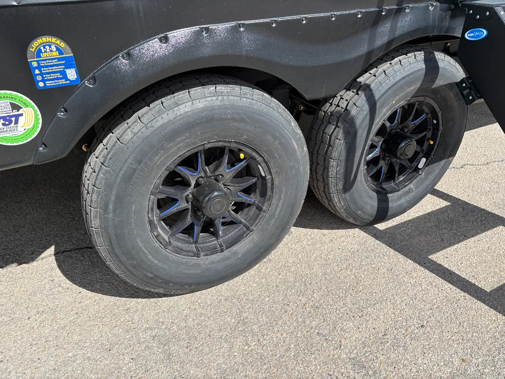 2025 Forest River Vengeance Rogue Armored 26L140, Photos photo 9