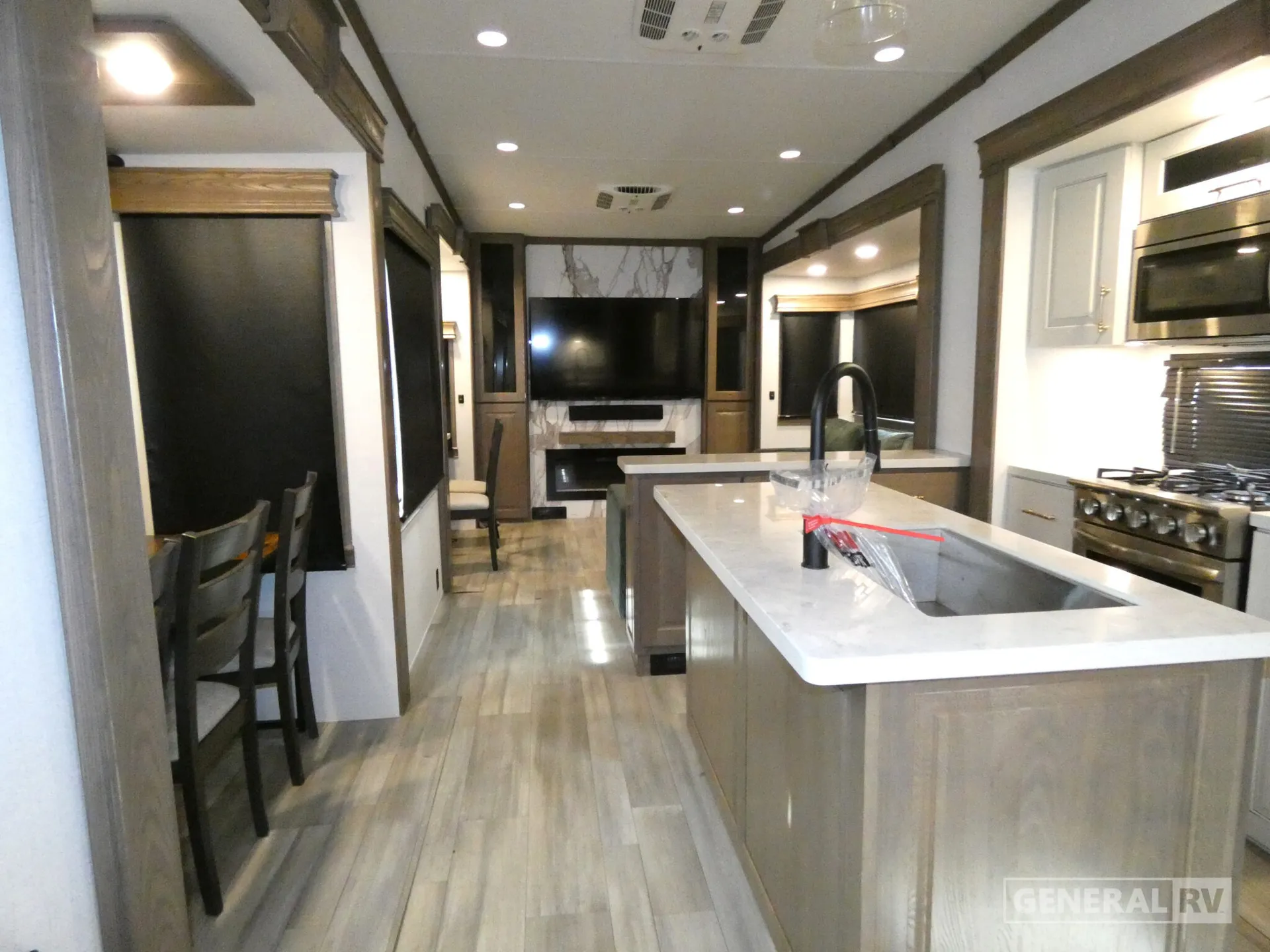 2024 Alliance RV Paradigm 375RD - Photo 3