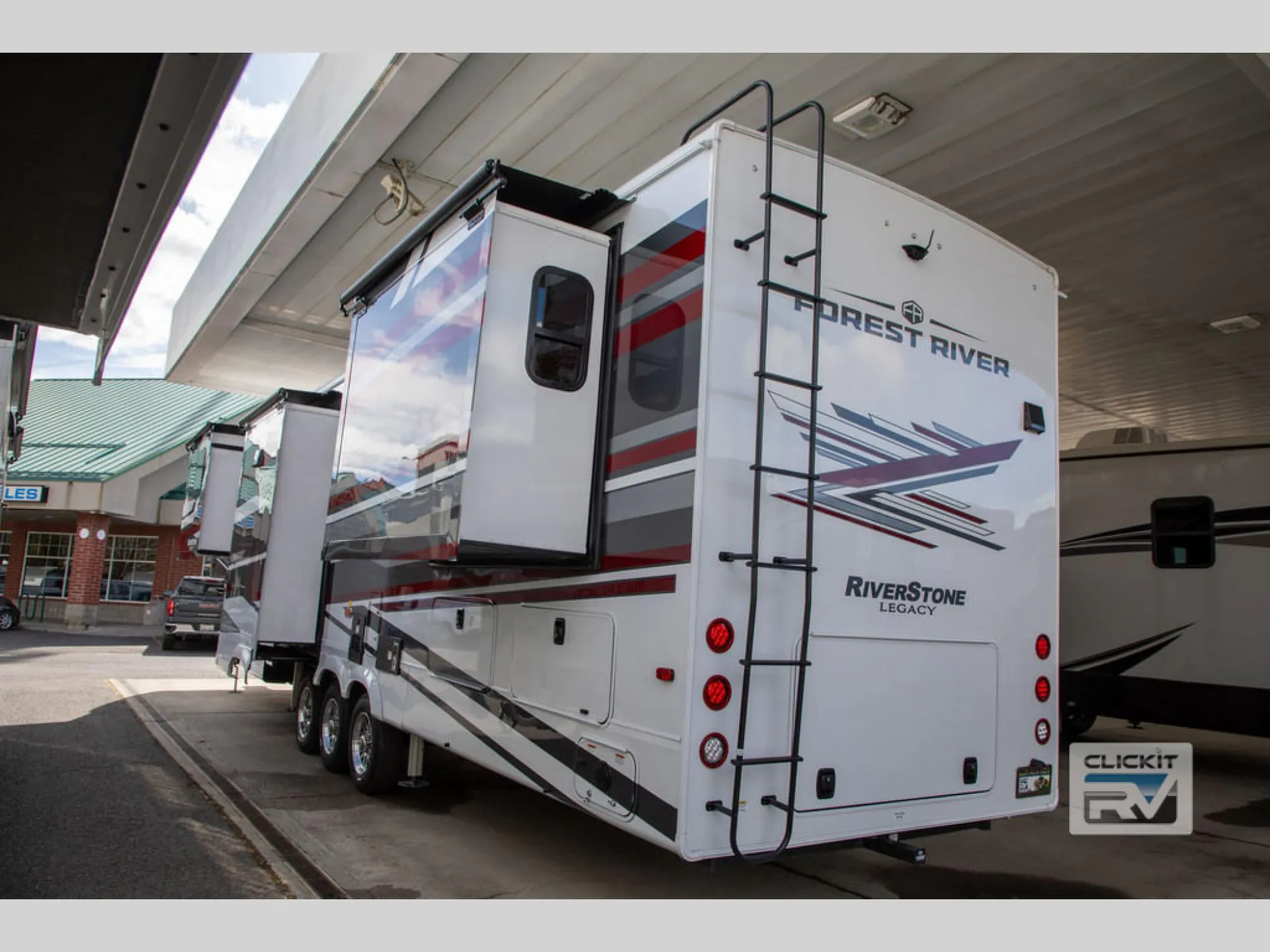 2025 Forest River RiverStone 425FO — Photo 7