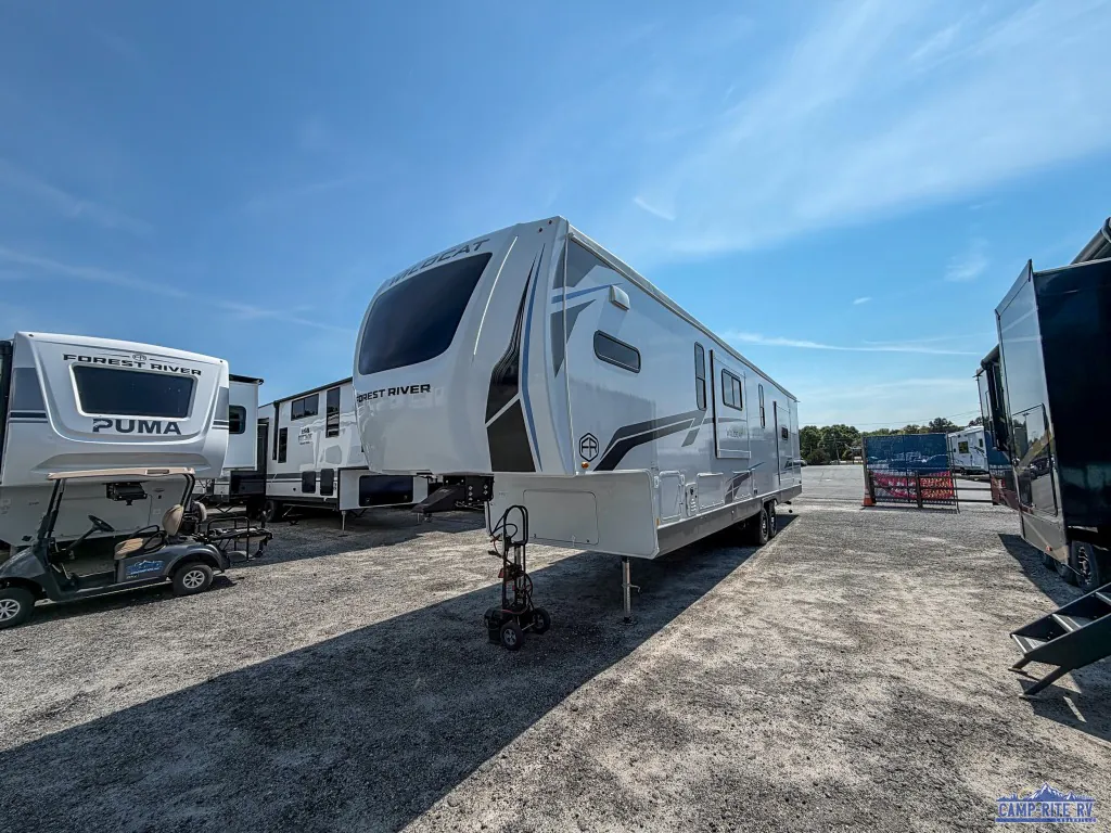 2026 Forest River Wildcat 37GALLEY - Photo 3