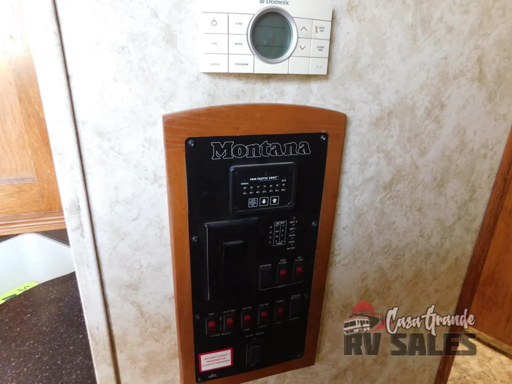 2012 Keystone Montana 3100RL, Photos photo 14