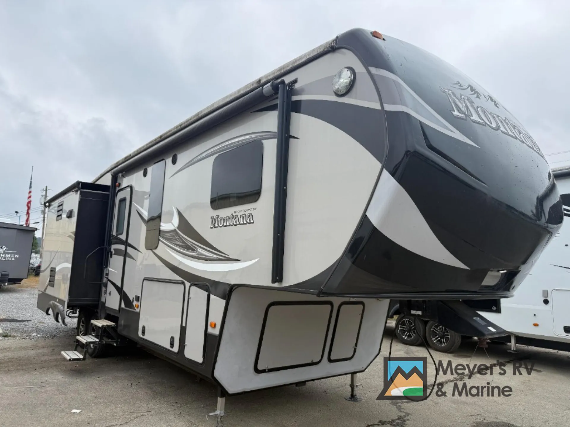 2015 Keystone Montana High Country 305RL - Photo 2