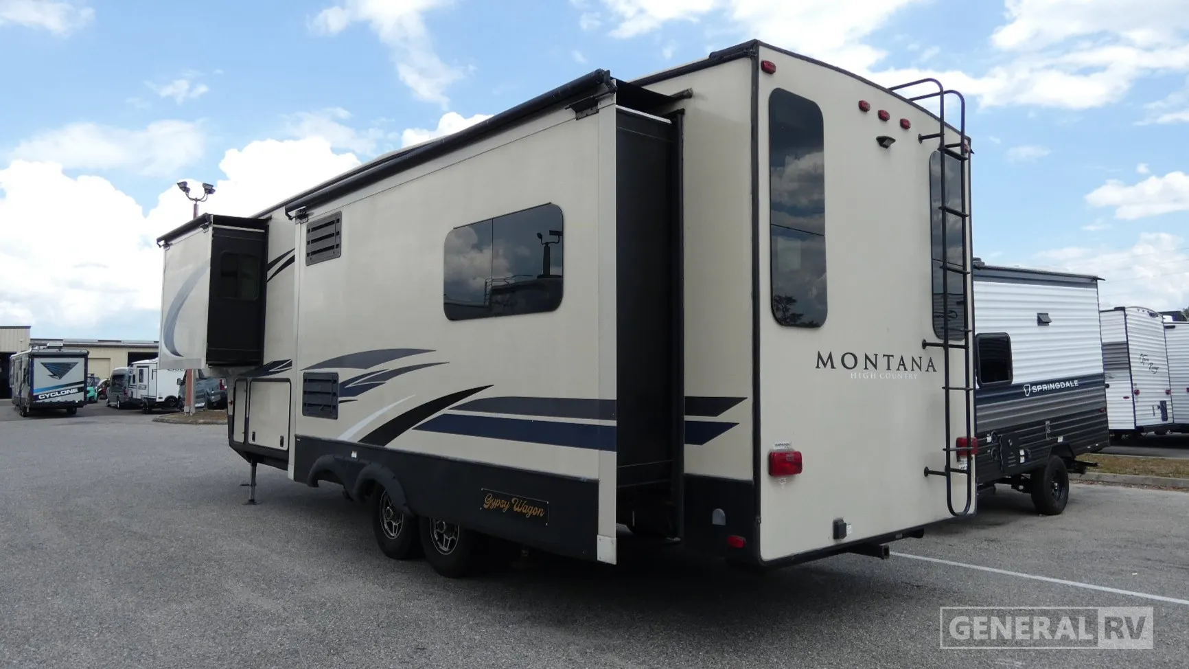 2018 Keystone Montana High Country 310RE - Photo 4