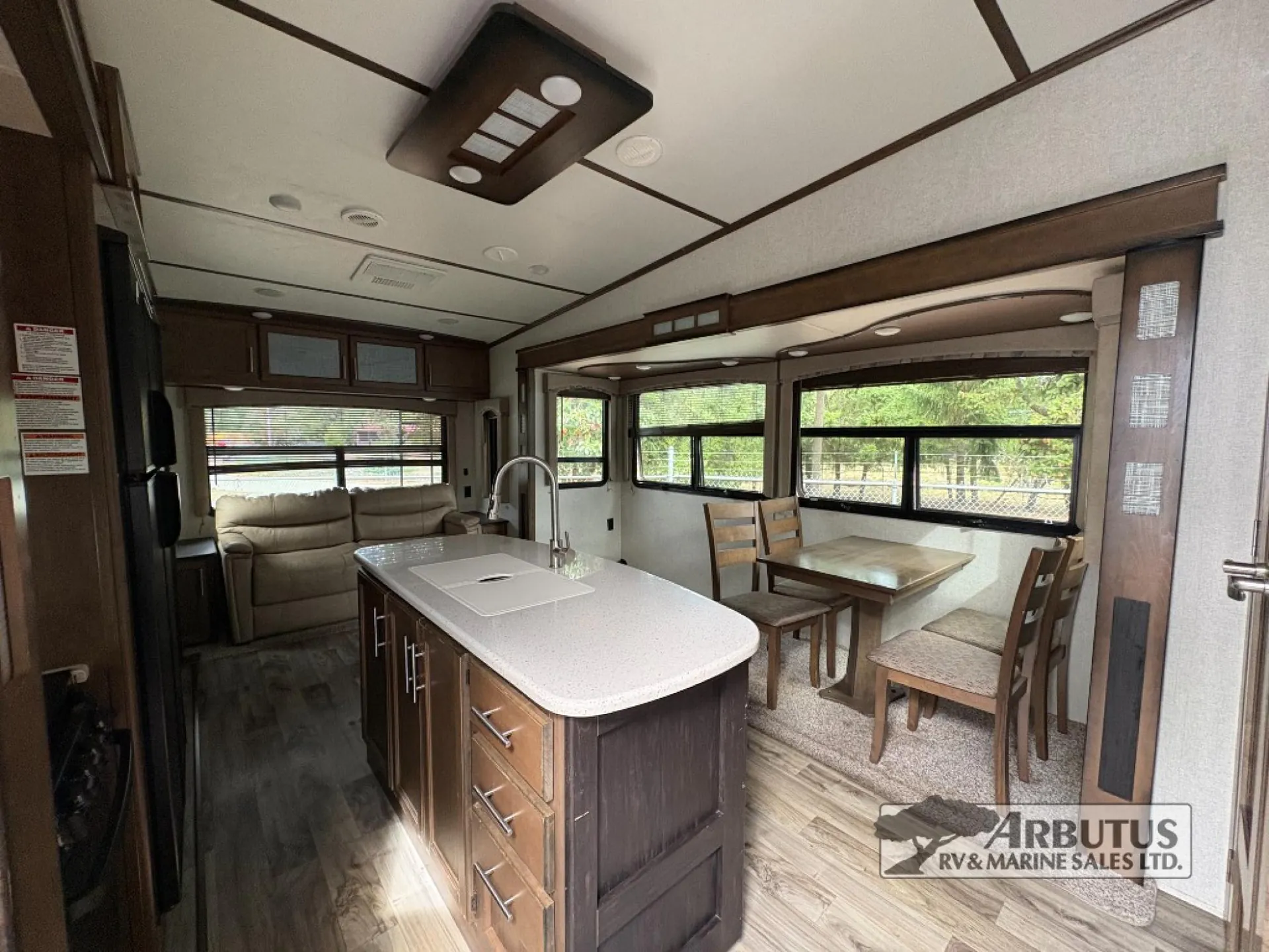 2019 Keystone Cougar 310RLS - Photo 4