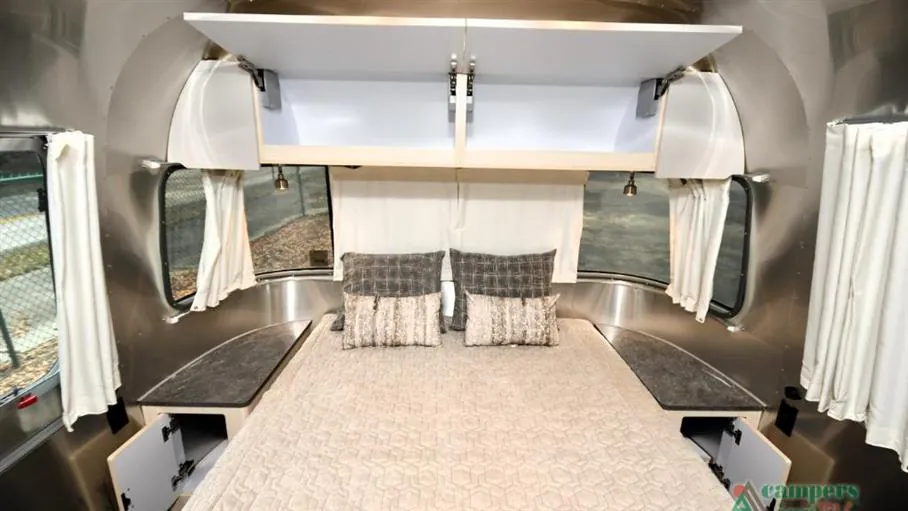 2023 Airstream Flying Cloud 30FB Office, Photos photo 27
