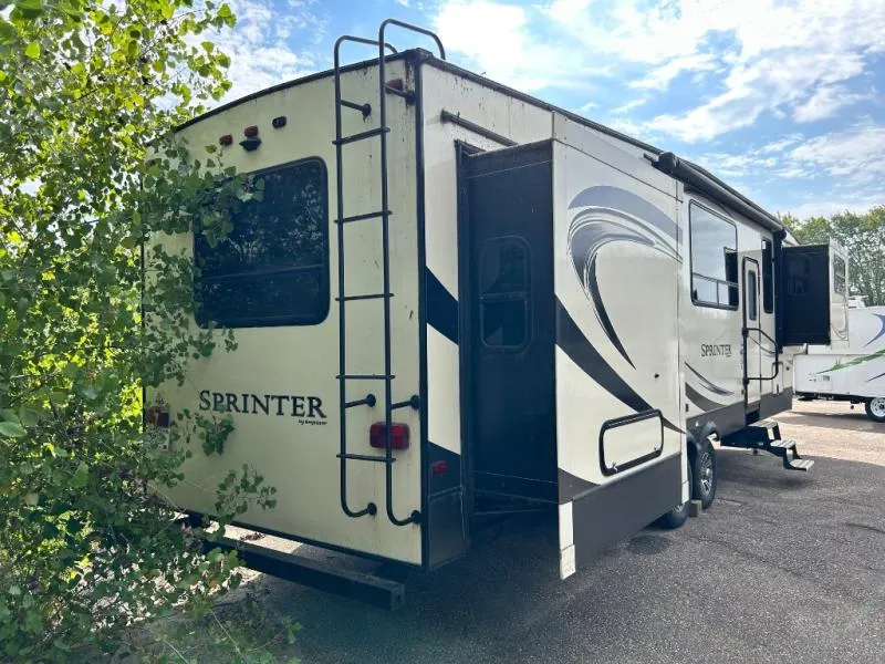2017 Keystone Sprinter 334FWFLS - Photo 4