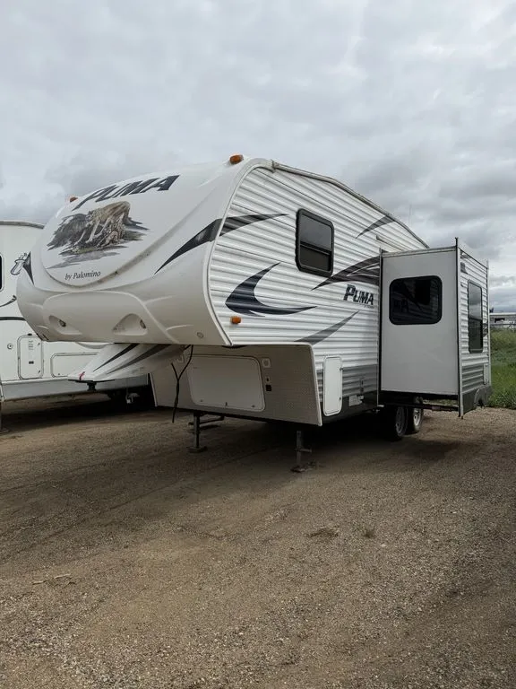 2010 Palomino RV Puma 230 FBS - Photo 2