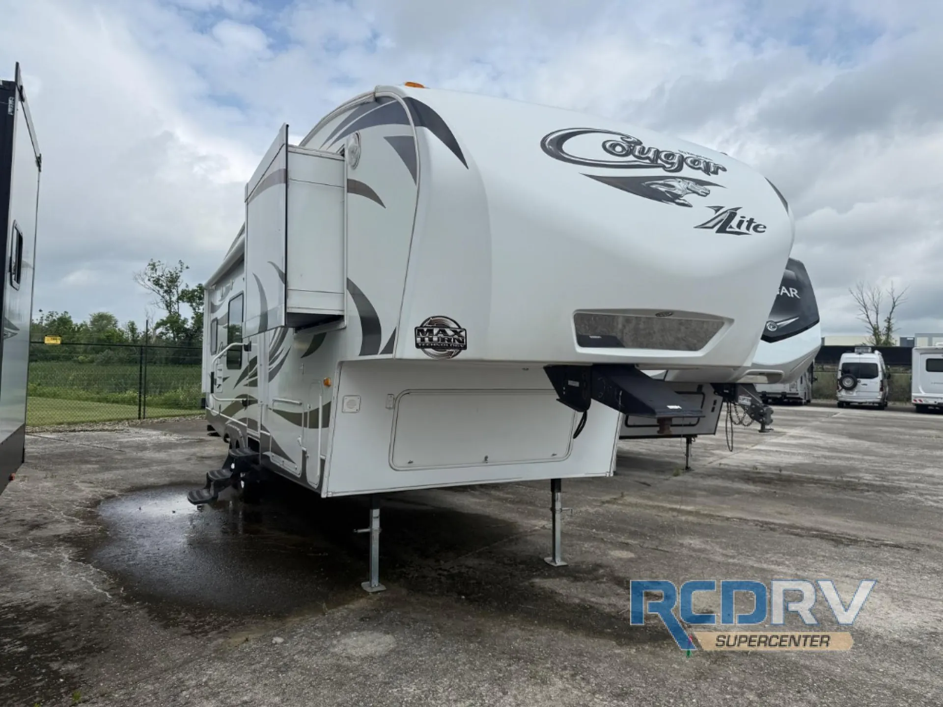 2012 Keystone Cougar XLite 27RKS - Photo 2