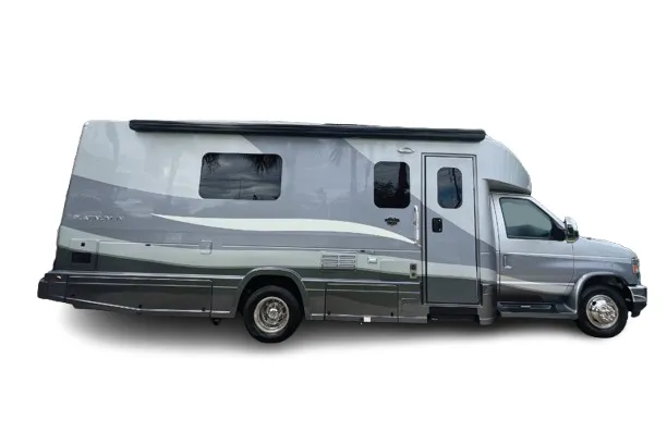 Coach House Platinum IV 261 exterior