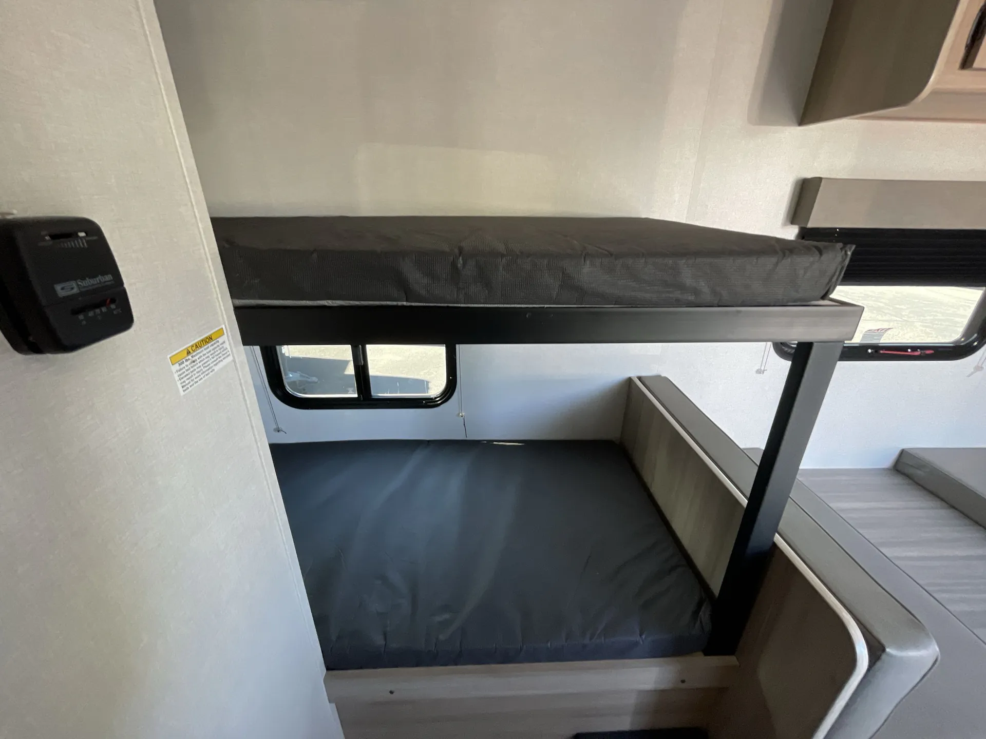 2025 Keystone Coleman Light 17BX — living area main