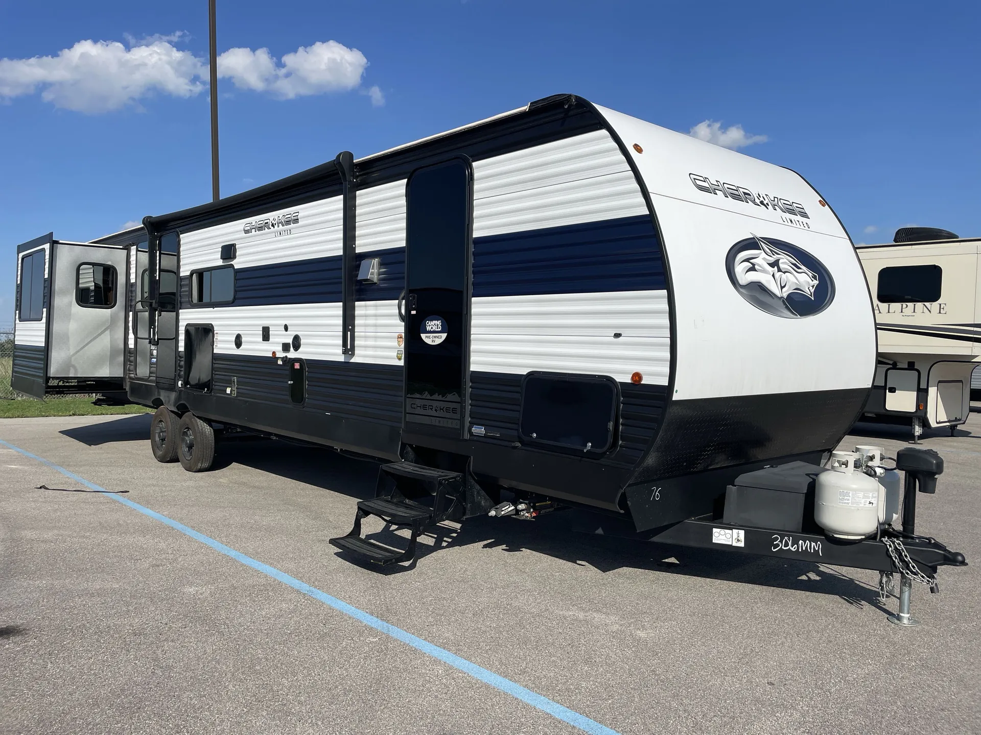 2024 Forest River Cherokee Black Label 306MMBL - Photo 2