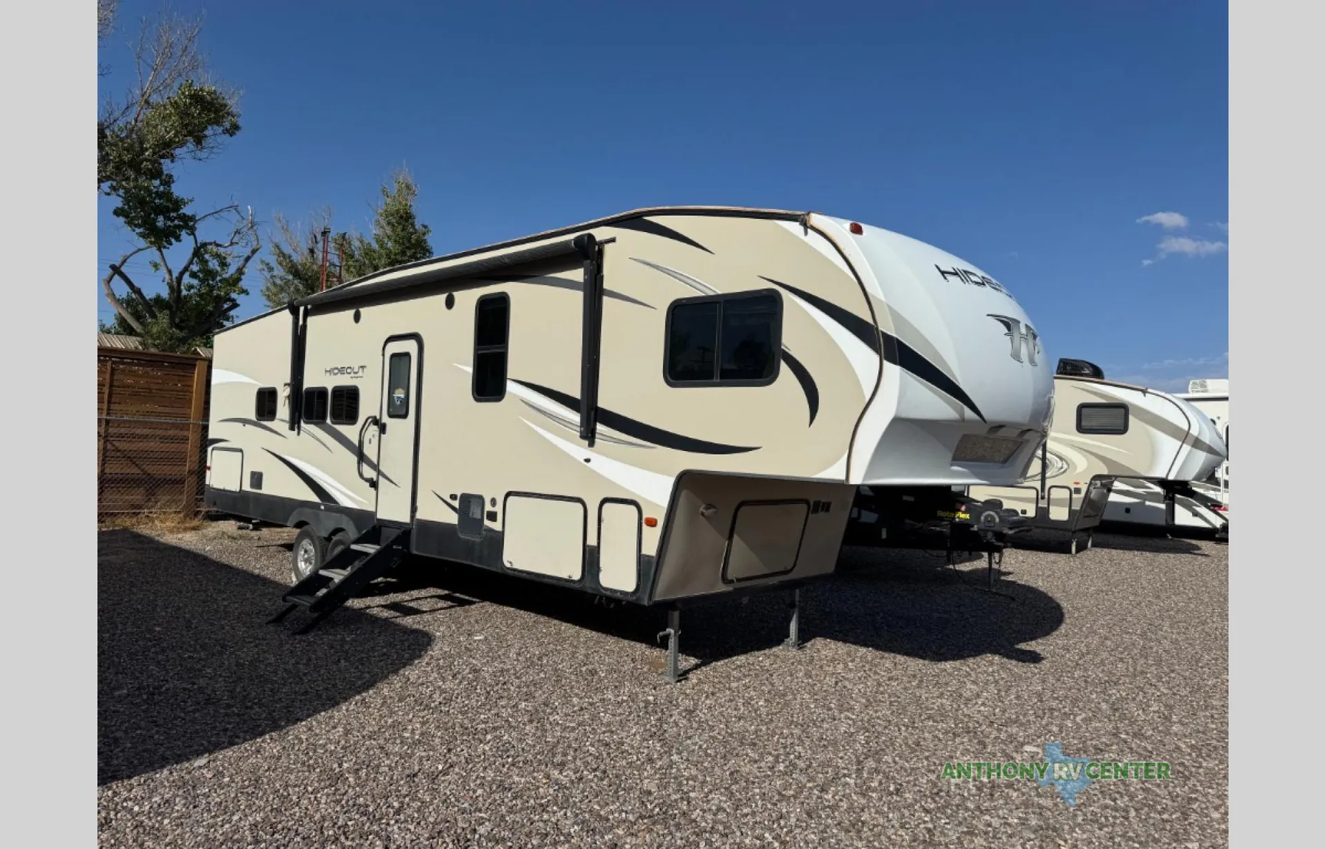 2019 Keystone Hideout 295BHS - Photo 2