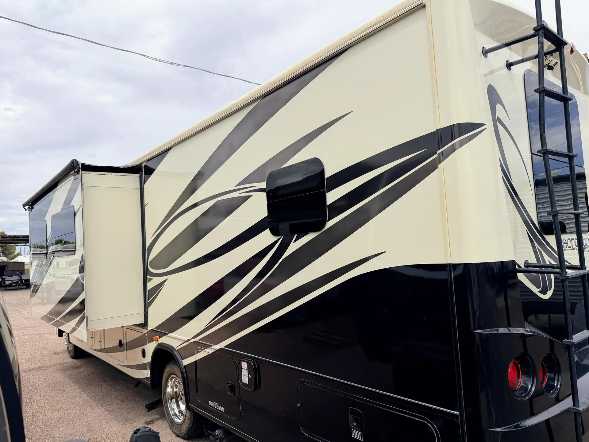 2014 Forest River Georgetown 328TS - Photo 3
