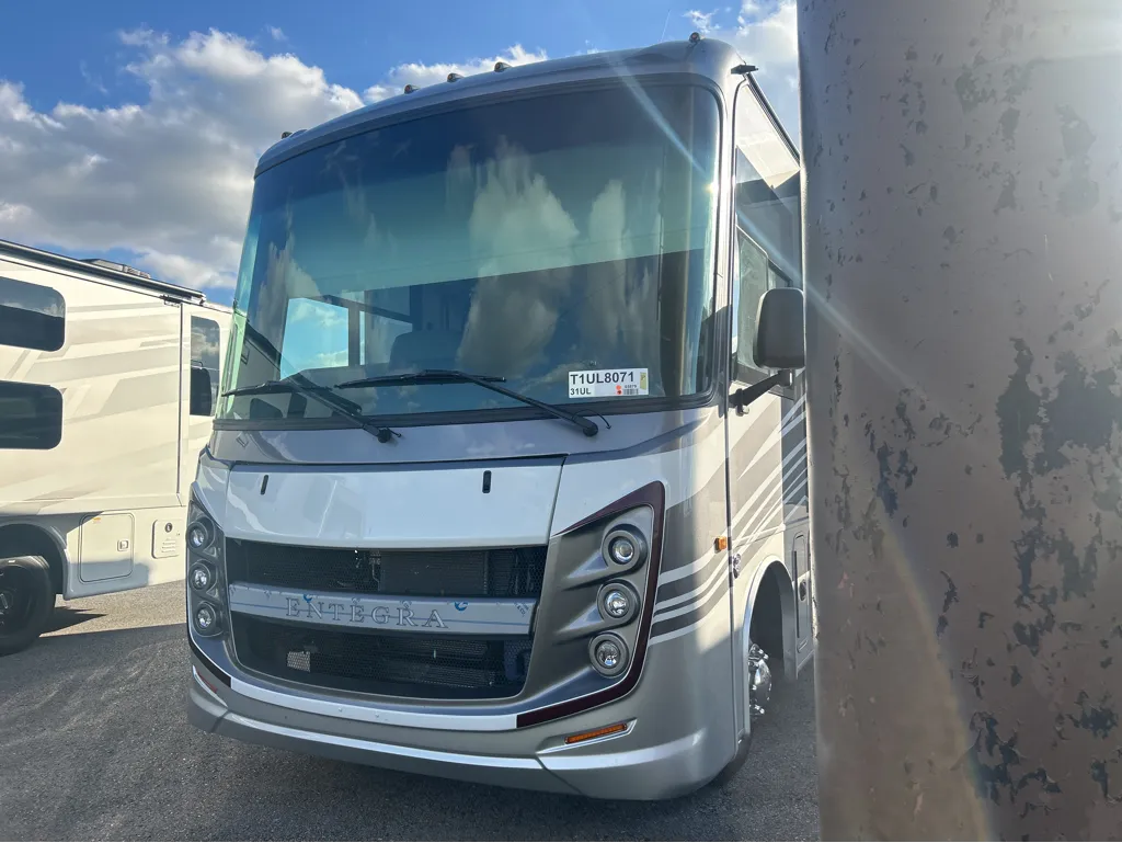 2026 Entegra Coach Vision XL 31UL - Photo 3