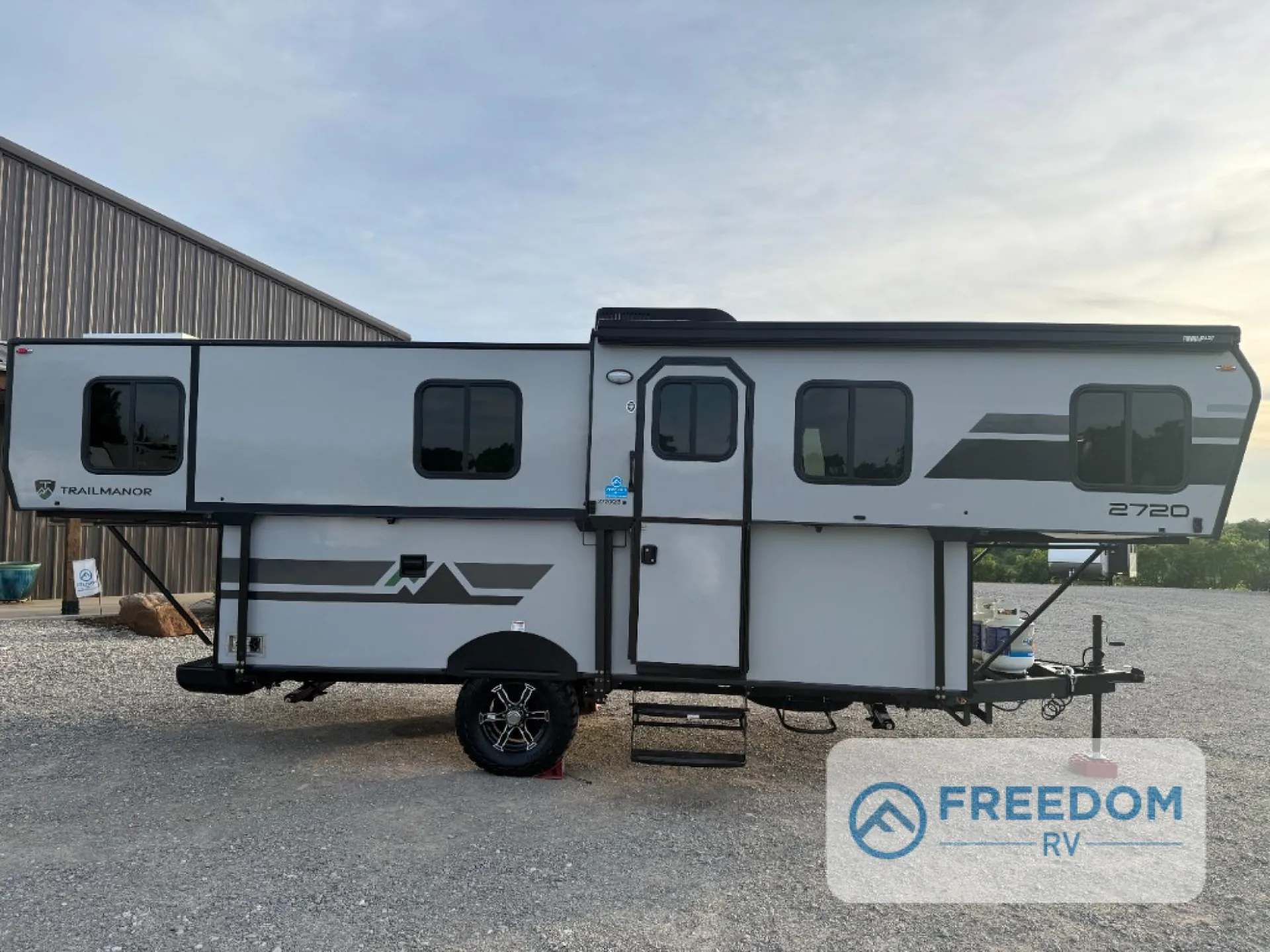 2027 TrailManor 2720 Series 2720QB - Photo 3