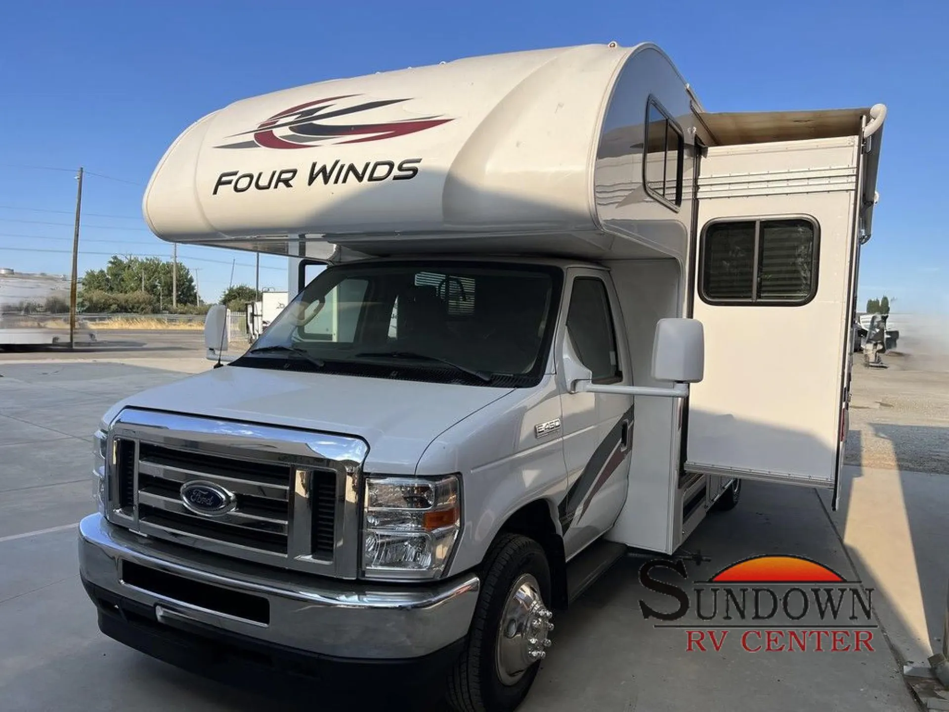 2023 Thor Motor Coach Four Winds 24F - Photo 2