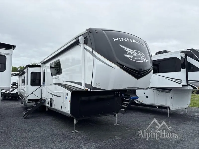 2025 Jayco Pinnacle 38FBRK - Photo 2