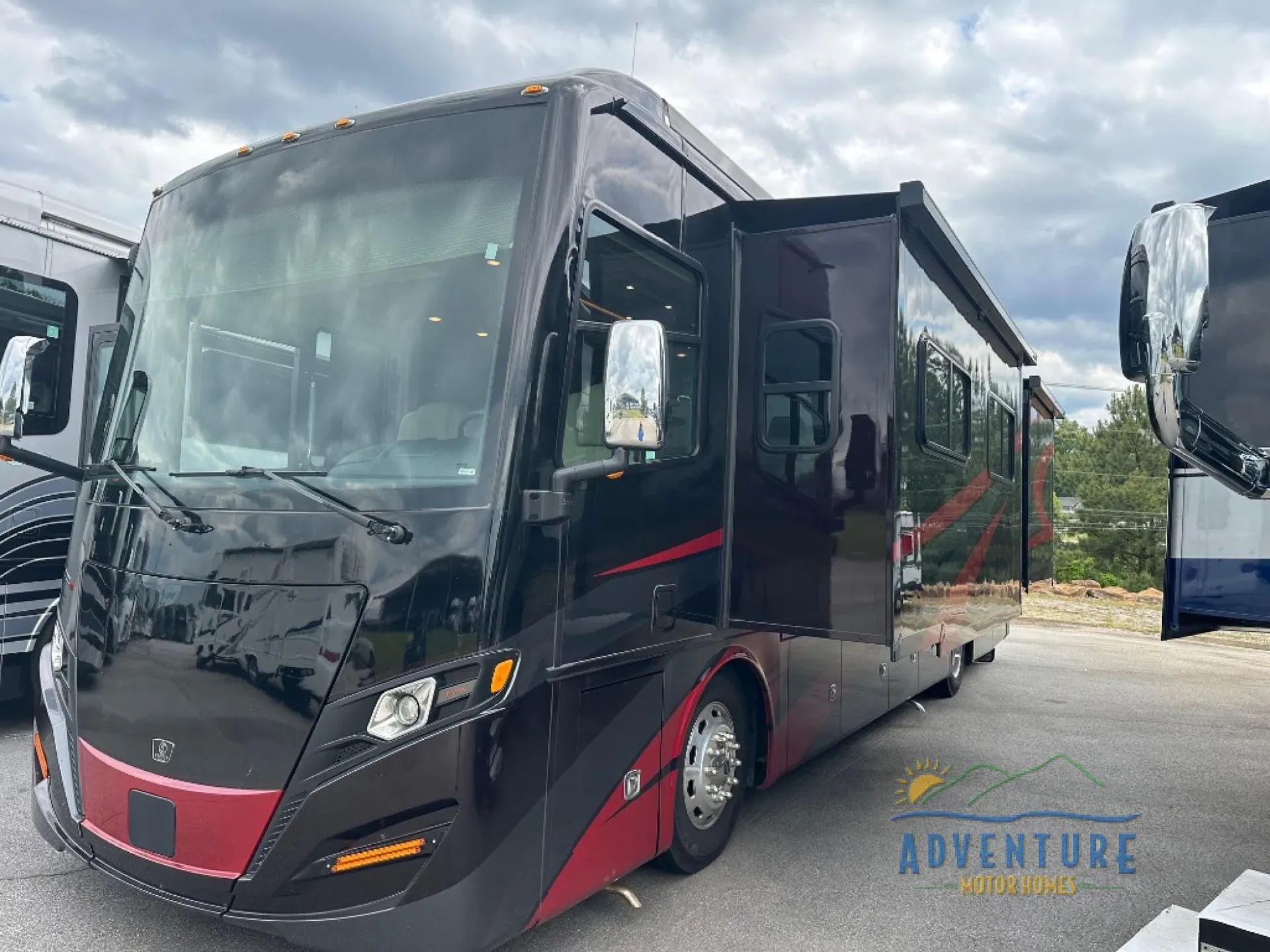 2022 Tiffin Allegro Red 360 37 BA - Photo 2