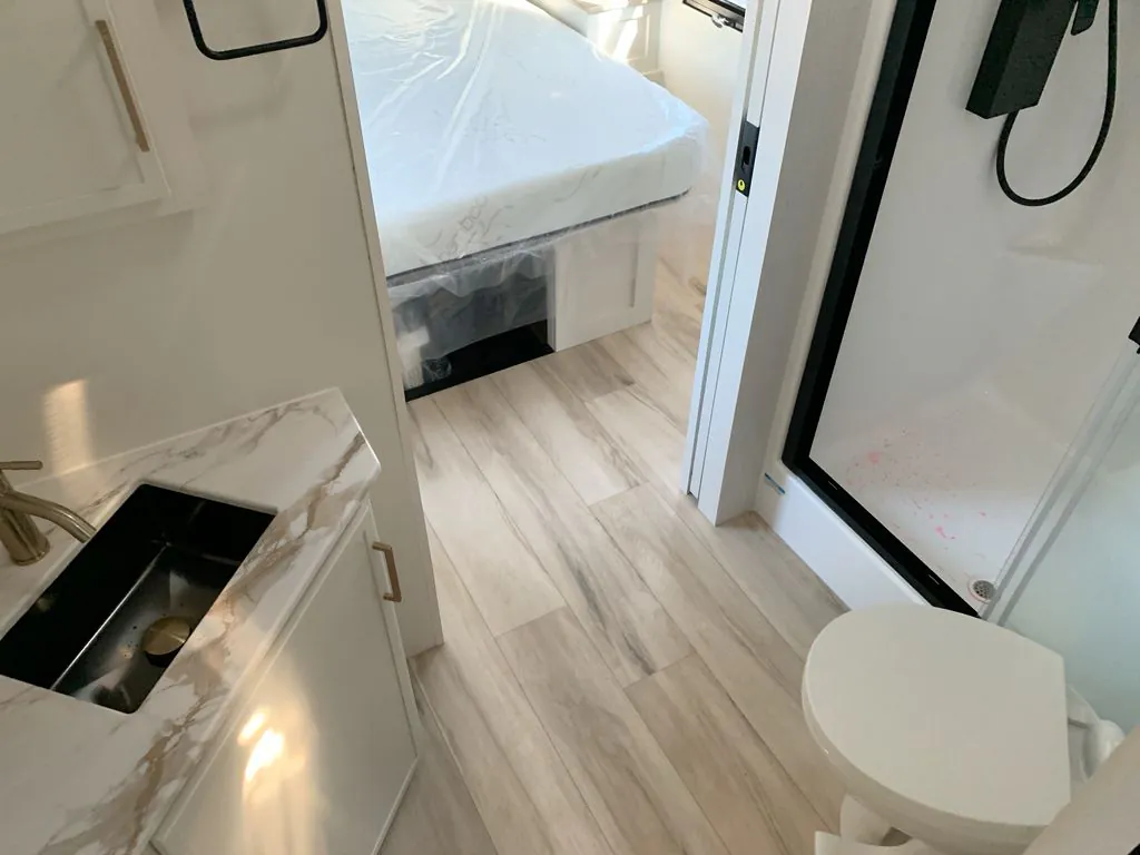2026 Brinkley Model I 294, Photos photo 8