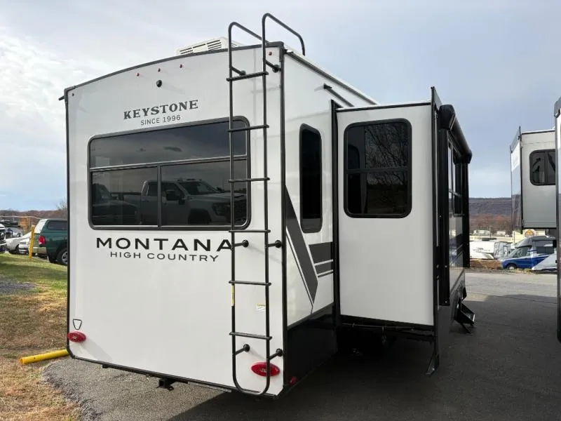 2026 Keystone Montana High Country 295RL - Photo 3