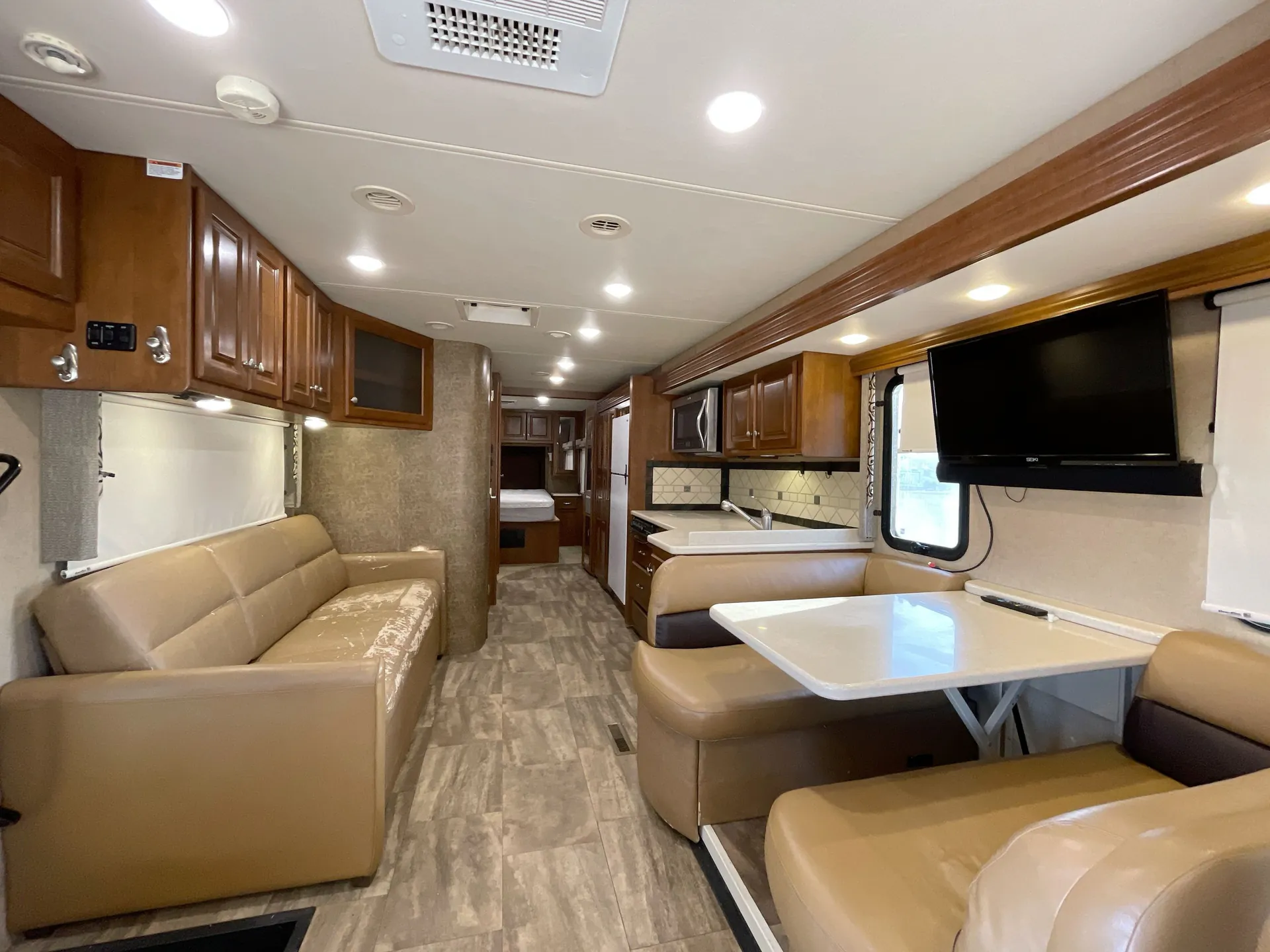 2015 Thor Motor Coach Palazzo 33.2 - Photo 3