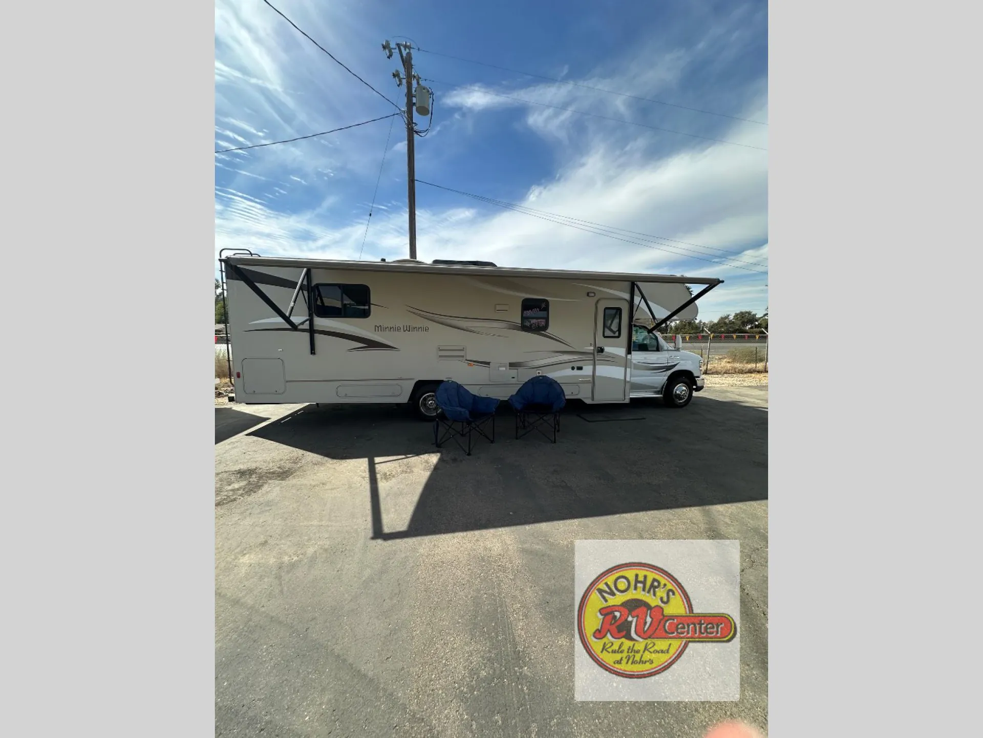 2015 Winnebago Minnie Winnie 31K - Photo 2