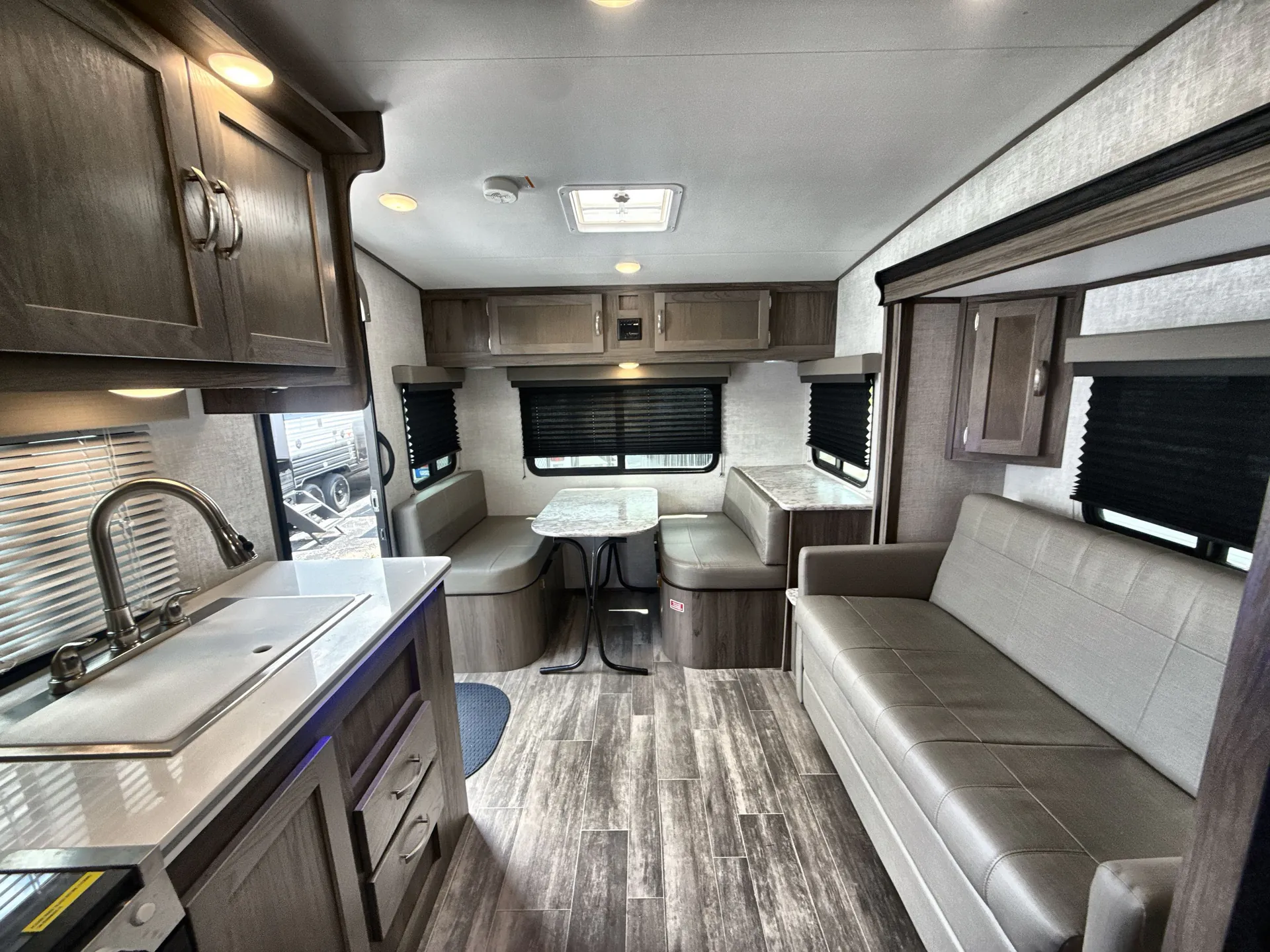 2023 Gulf Stream Vista Cruiser 23TWS — living area main