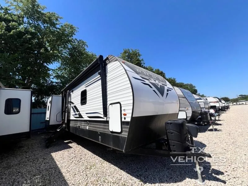 2022 Palomino Puma 32BHFS - Photo 3