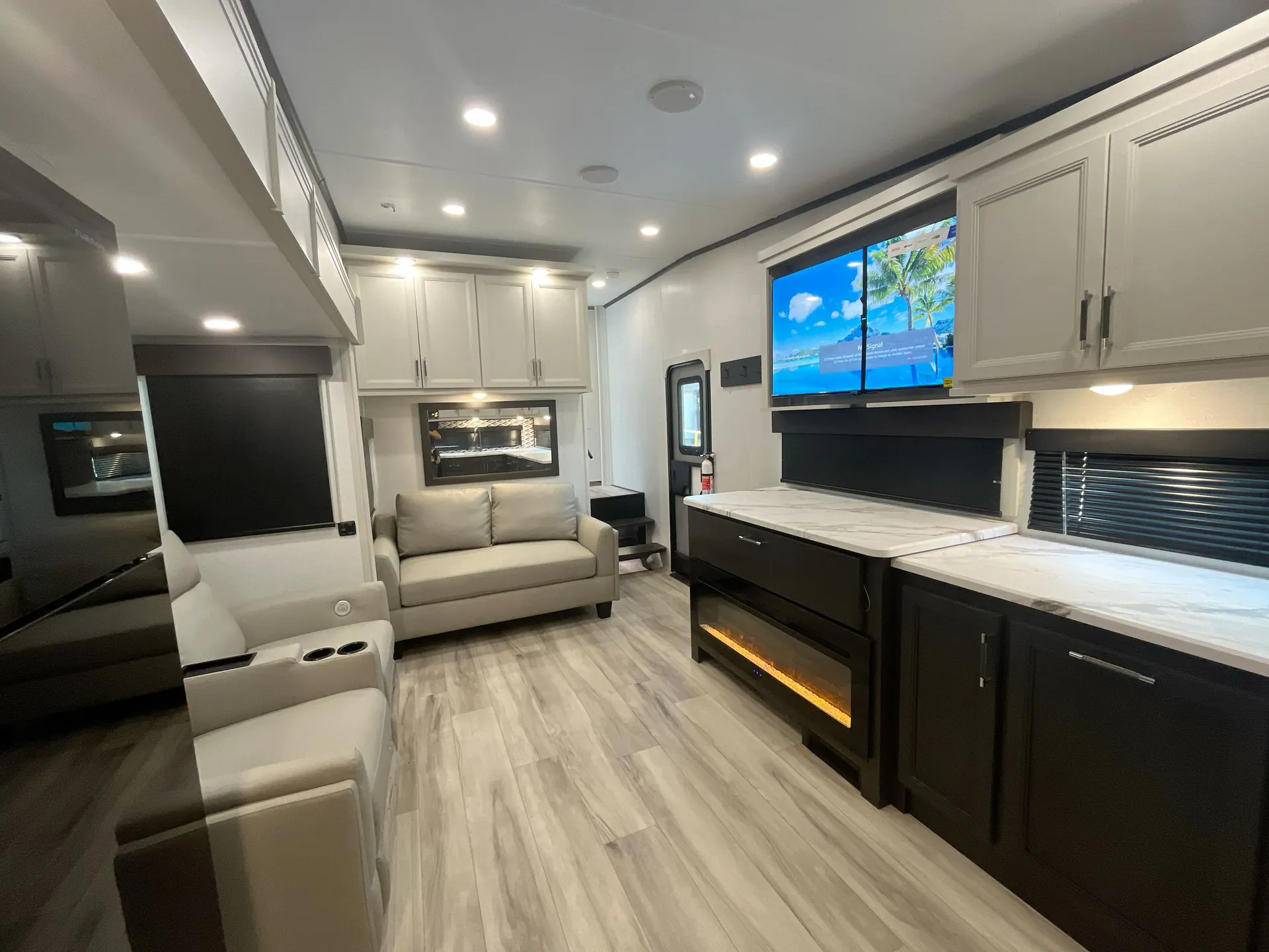 2026 Keystone Arcadia Super Lite 260SLCL — living area main